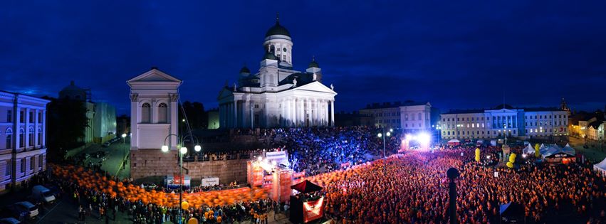 MidNightRun- yöjuoksutapahtuma 31.8.2013 Helsingissä