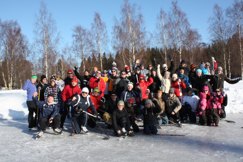 11.3.2012: Lumikenkien kävely metsässä